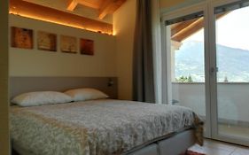 A&G Apartment Aosta - Elegante Casa 100 Mq Su Due Piani Con Wi-Fi-Giardino-Parcheggio